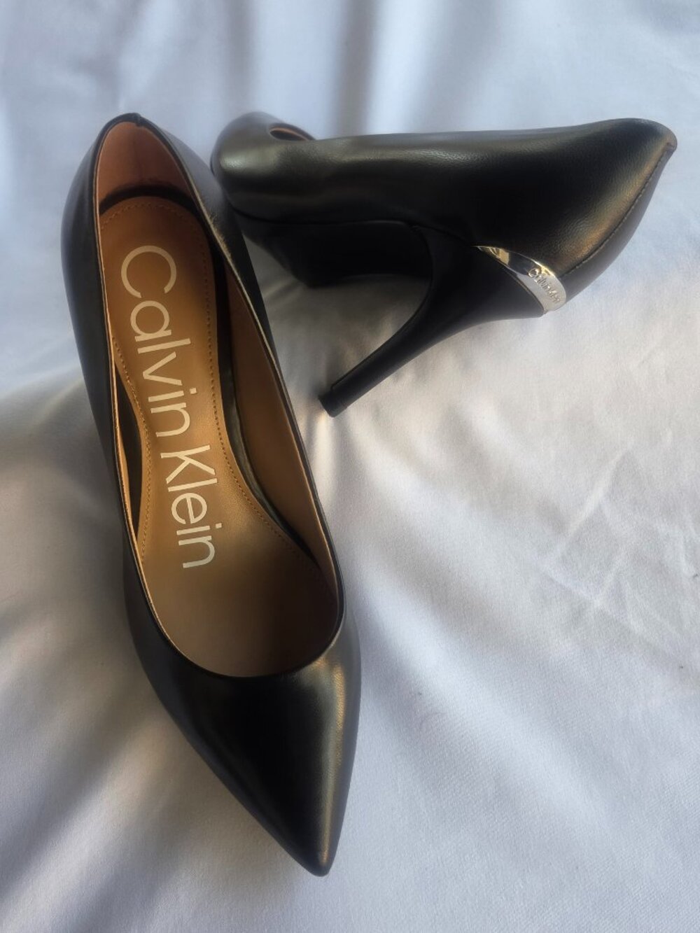 Calvin Klein Gayle Pumps Black Leather Pointed Toe Stiletto heels Womens Size 6